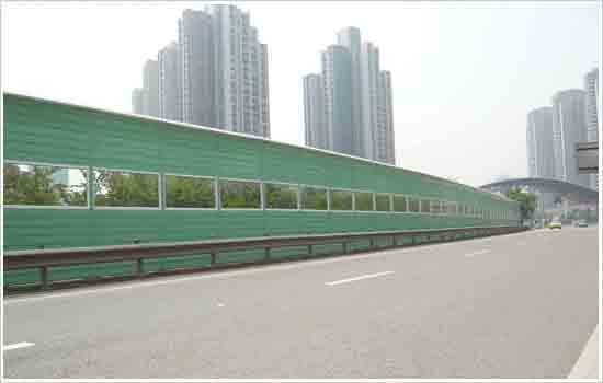 ���е�·����