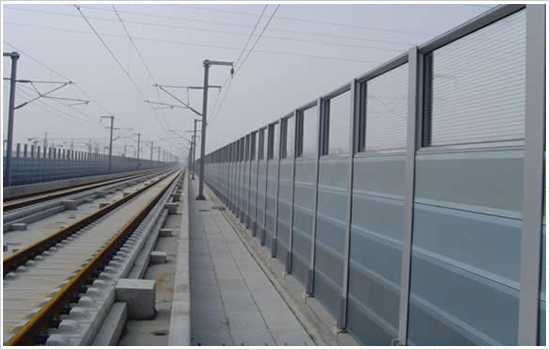 ���F����